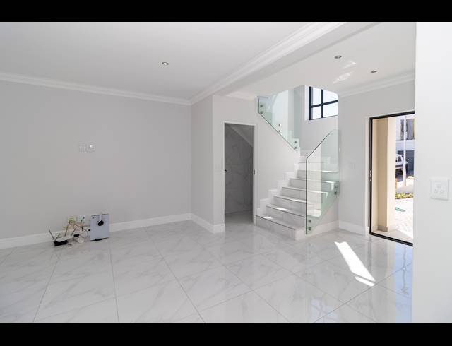3 BEDROOM HOUSE FOR SALE IN SANDOWN